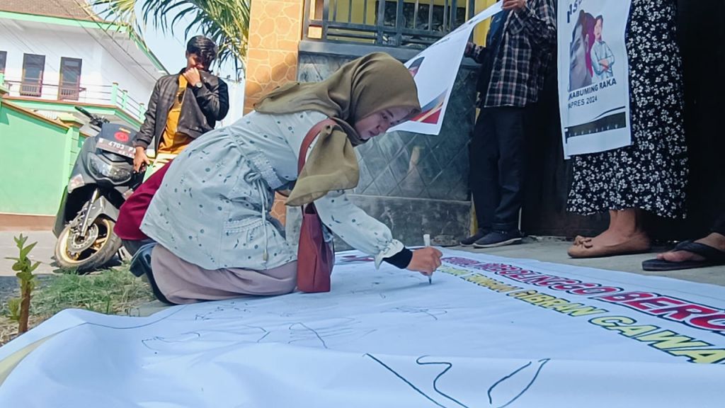 Pemuda dan Mahasiswa di Probolinggo Kumpulkan Petisi Dukung Gibran Menjadi Cawapres