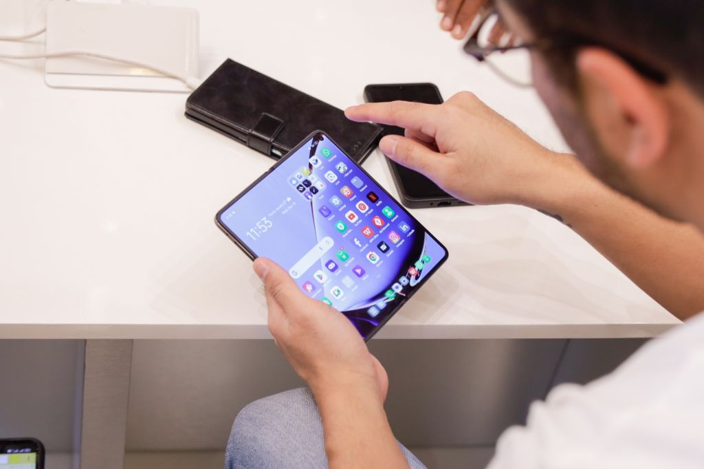 Pengalaman Belanja Premium di OPPO International Skyport Surabaya