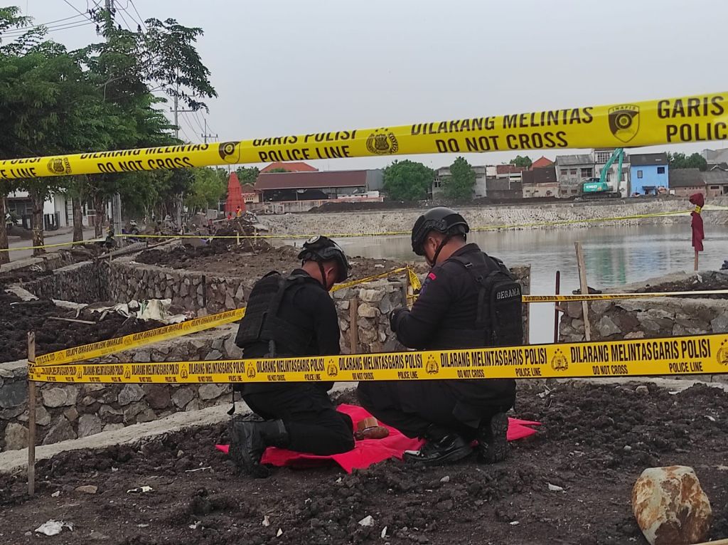 Ditemukan Pekerja, Mortir di Kota Mojokerto Dievakuasi Jihandak