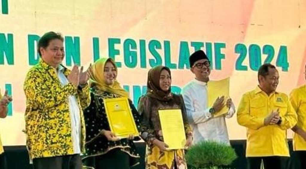 Dua Srikandi Mojokerto, Ikfina dan Ning Ita Terima Rekomendasi Maju Pilkada 2024 dari Golkar