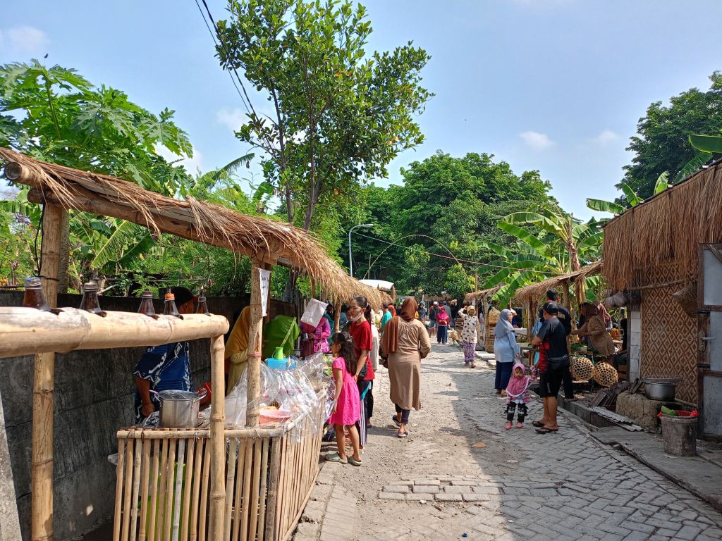 Liburan Bernostalgia di Pasar Jadul Lidah Ndonowati Surabaya