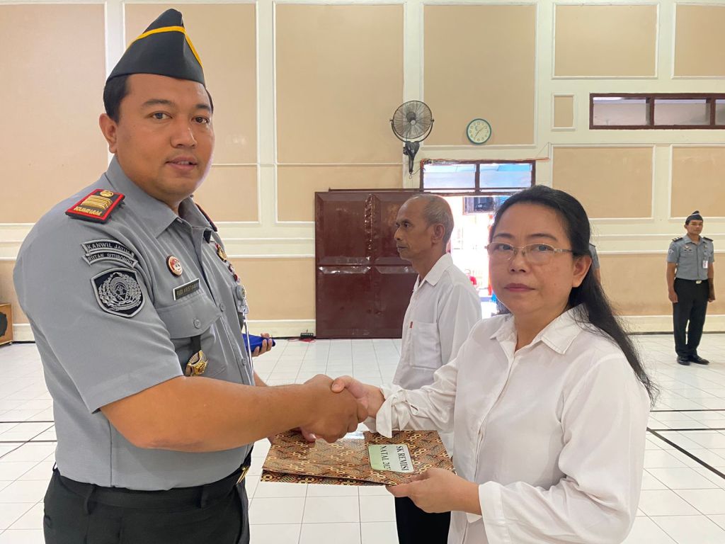Dua WBP Rutan Situbondo Terima Remisi Khusus Natal