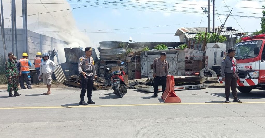 Gudang Rongsokan di Probolinggo Terbakar Gegara Pemilik Lupa Matikan Kompor