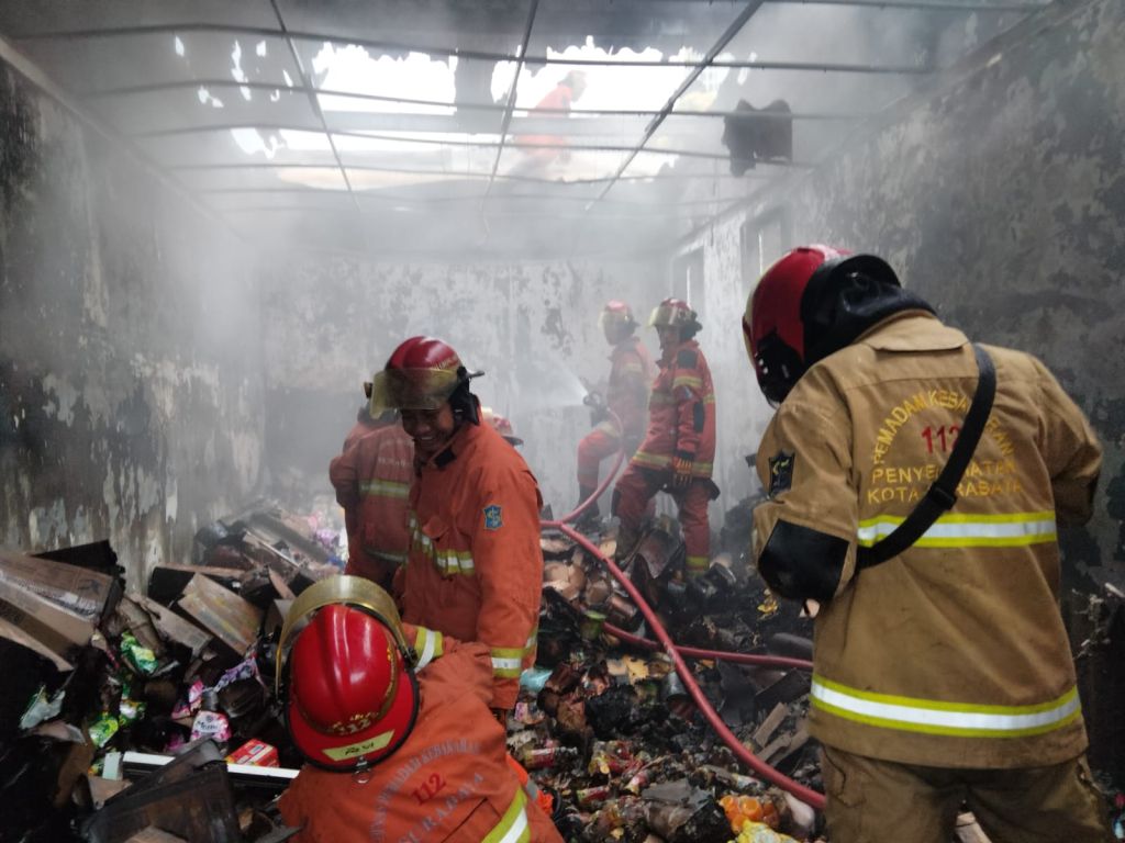 Kebakaran Gudang Penyimpanan Alfamart di Surabaya, 2 APAR Meledak