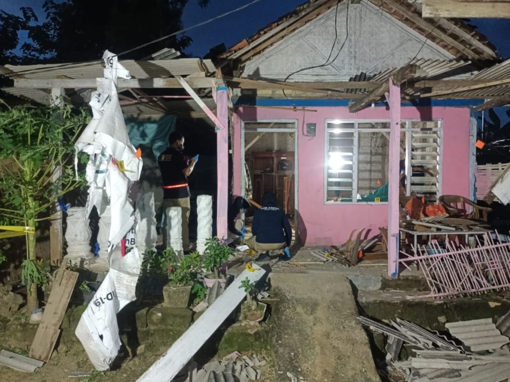 Teror Bom Bondet di Rumah Ketua KPPS Pamekasan, 7 Orang Dimintai Keterangan