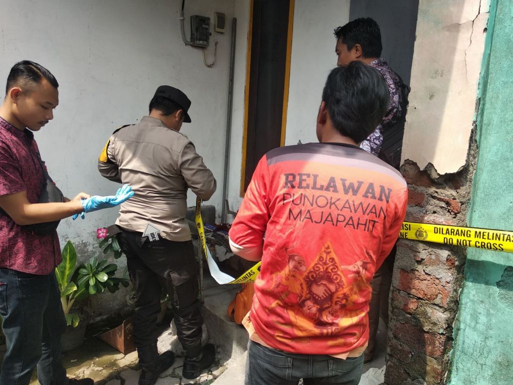 Tinggal Seorang Diri, Wanita di Kota Mojokerto Tewas Membusuk Dalam Rumah
