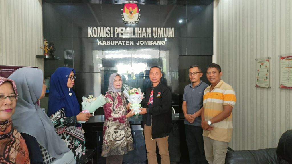 Komunitas Emak-emak di Jombang Apresiasi KPU yang Sukses Gelar Pemilu 2024