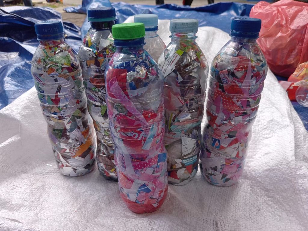 Saat Warga Kota Mojokerto Atasi Sampah Plastik dengan Cara Produktif