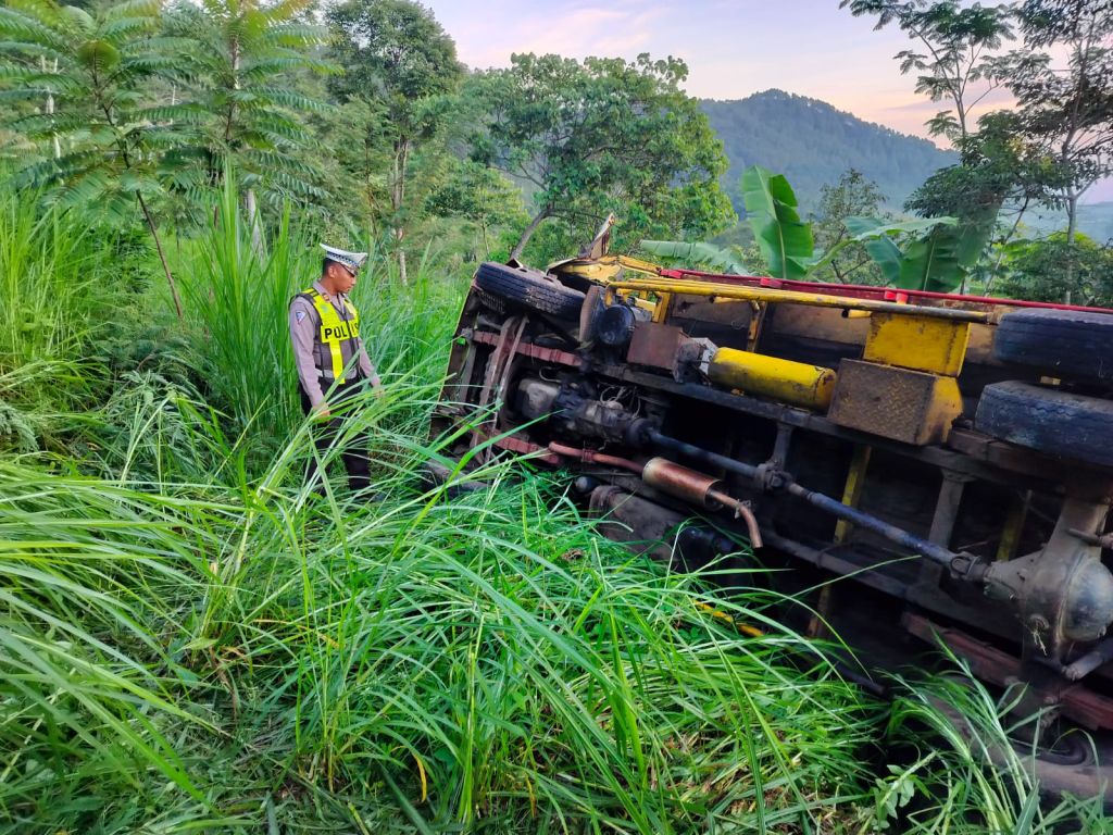 Truk Rombongan Bantengan Masuk Jurang di Pasuruan, 2 Orang Tewas