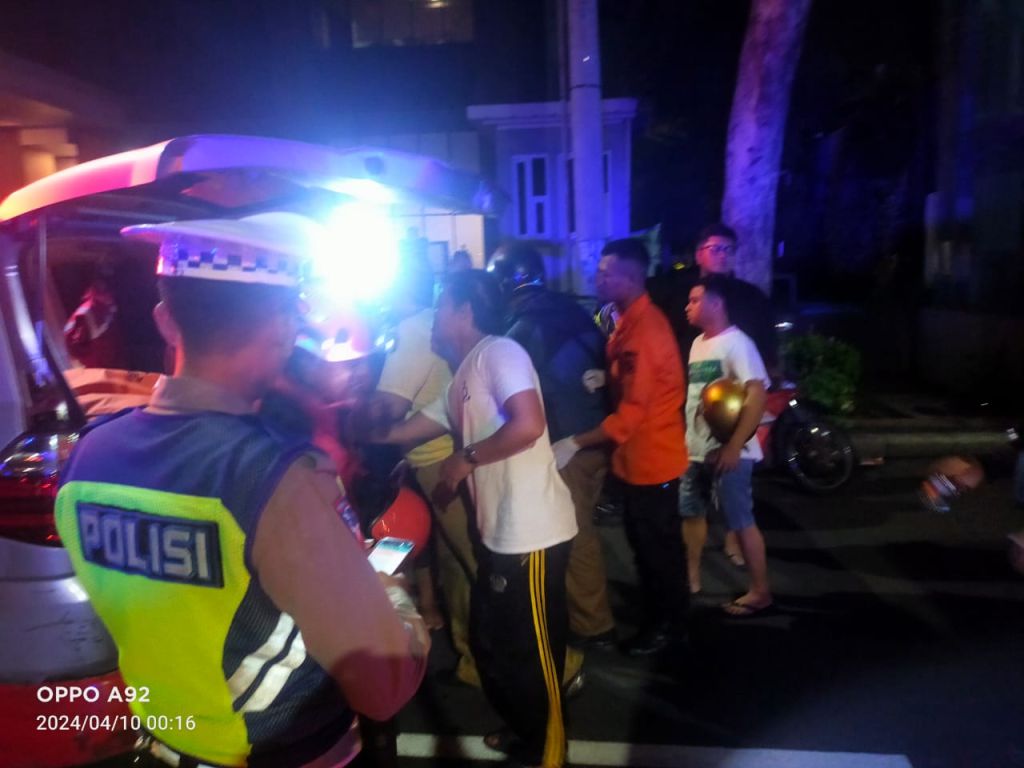 Mobil Dikemudikan Remaja 16 Tahun Tabrak 2 Motor di Surabaya, 1 Orang Tewas