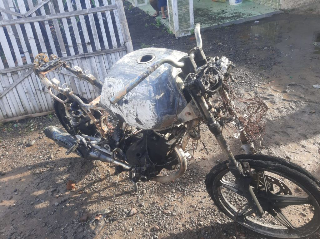 Kebakaran Rumah di Situbondo, Suzuki Thunder jadi Arang