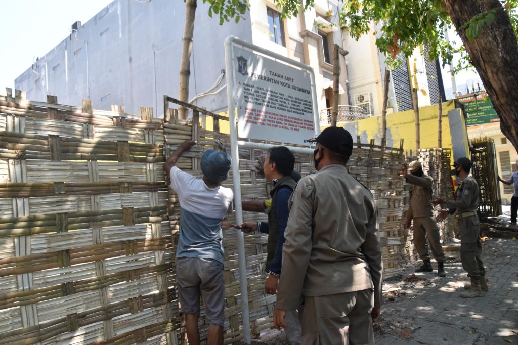 Bangunan Berdiri di Lahan Pemkot Surabaya Ditertibkan