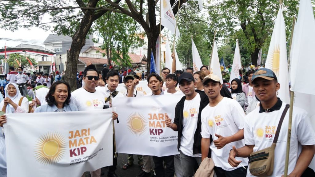 Jejaring Relawan Matahari antar Khofifah-Emil Daftar ke KPU Jatim