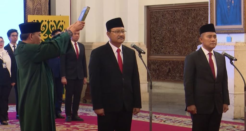 Jokowi Lantik Gus Ipul Sebagai Mensos Gantikan Risma