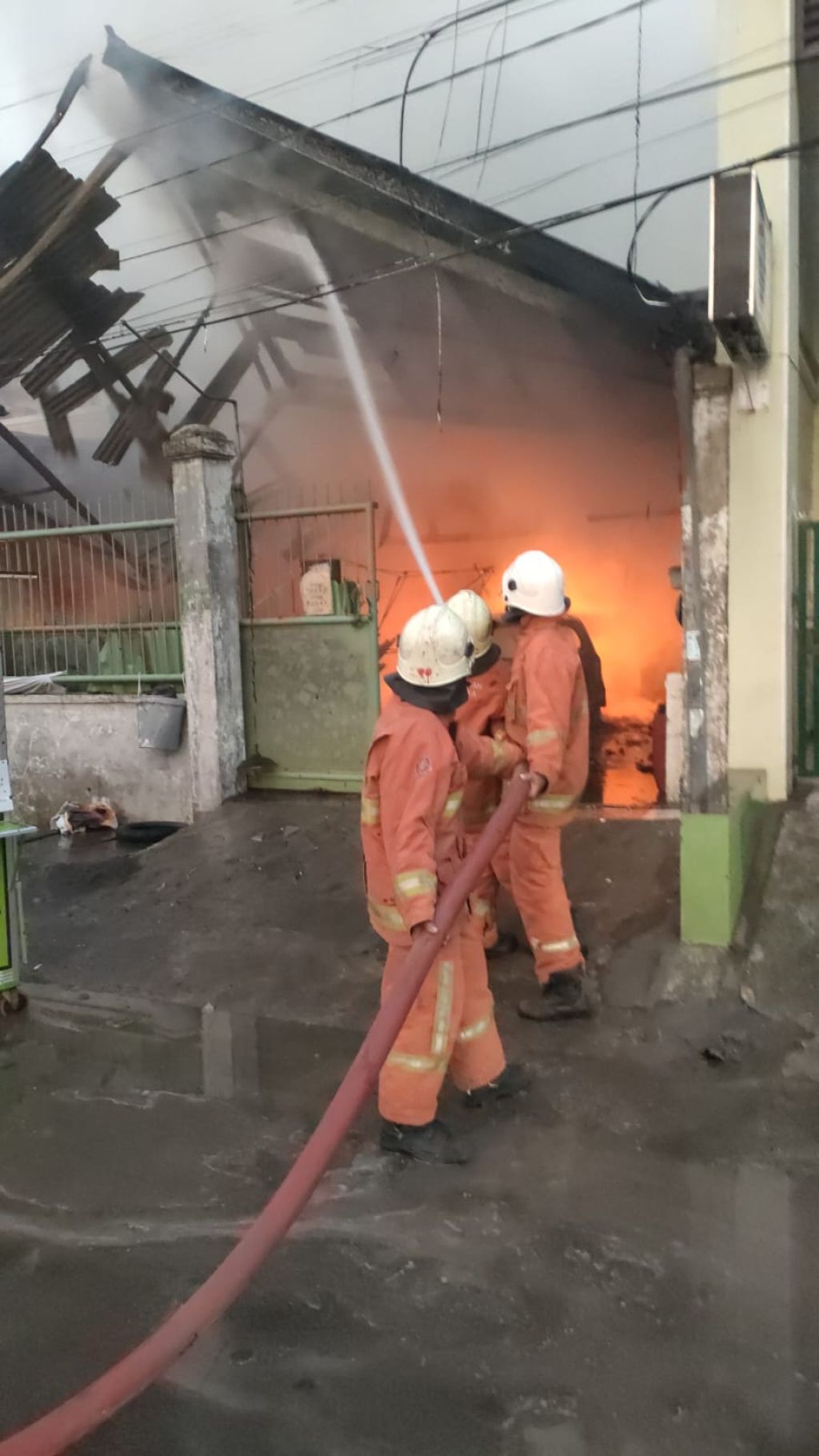Gegara Perbaiki Mobil, 1 Rumah Habis Terbakar, Pasutri Lansia Jadi Korban