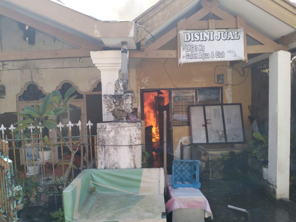 Rumah Penjual Elpiji di Surabaya Terbakar, Korsleting Listrik Diduga Jadi Penyebab