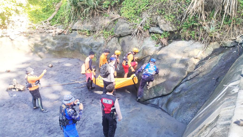 Warga Negara Australia yang Terseret Ombak Pantai Balian Ditemukan Tewas