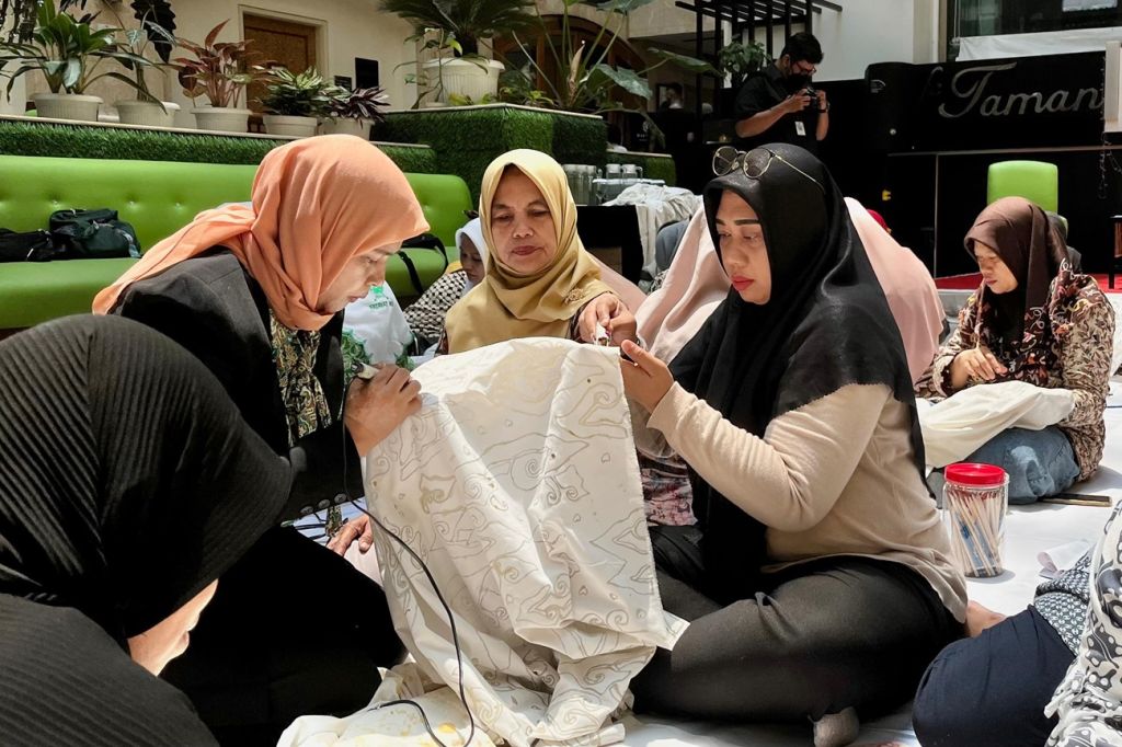 Pesona Hasta Karya di Ulang Tahun Ke-31 Surabaya Suites Hotel