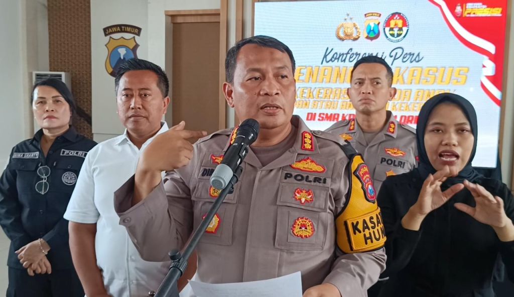 Berita tentang SMA Kristen Gloria 2 Surabaya Mencari Keadilan Masih Terpopuler