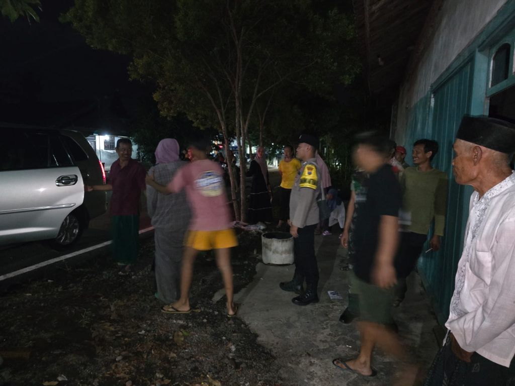 Perempuan Depresi Sabetkan Sajam ke Santri di Banyuwangi