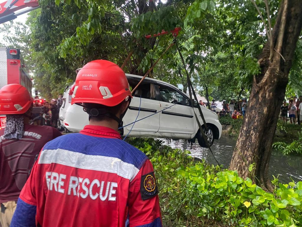Kecelakaan 8 Kendaraan di Surabaya Tewaskan 1 Orang, Pengemudi Mercy Diamankan