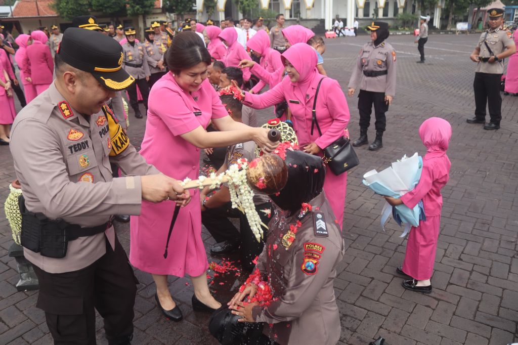 Kapolres Pasuruan Pimpin Sertijab Kasat Lantas, Kenaikan Pangkat dan Purnabakti