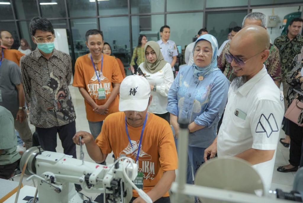 Dirjen IKMA Tinjau Sentra IKM Alas Kaki di Kota Mojokerto