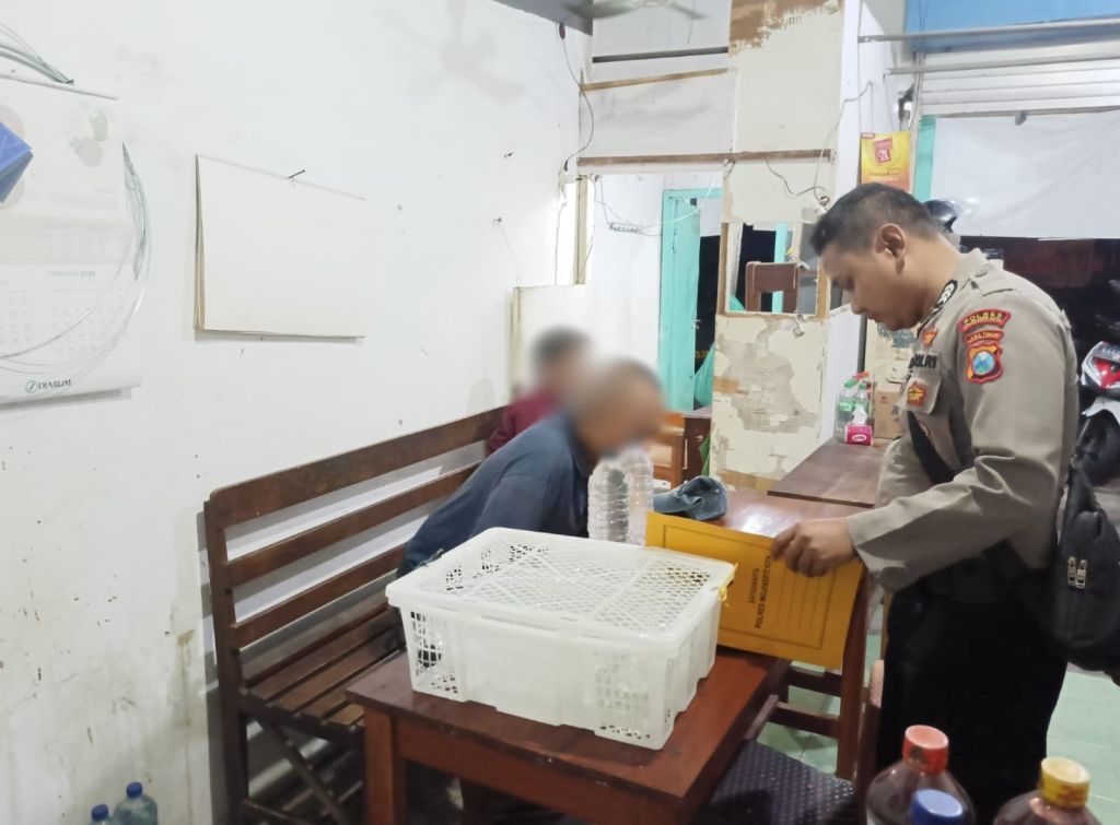 Edarkan Miras Ilegal, Pemilik Warkop di Mojokerto Diamankan