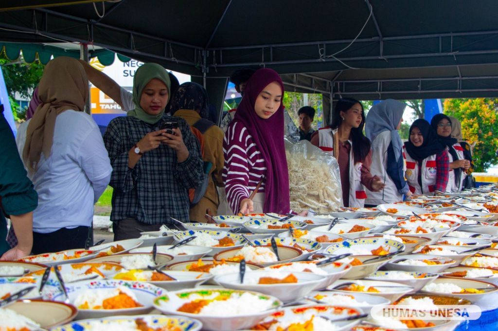 Unesa Sediakan 3000 Takjil Gratis untuk Masyarakat Umum selama Ramadan 2025