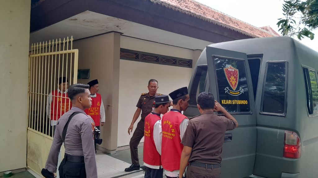 Dua Pengedar Ganja 1,3 Kilogram di Situbondo Diadili