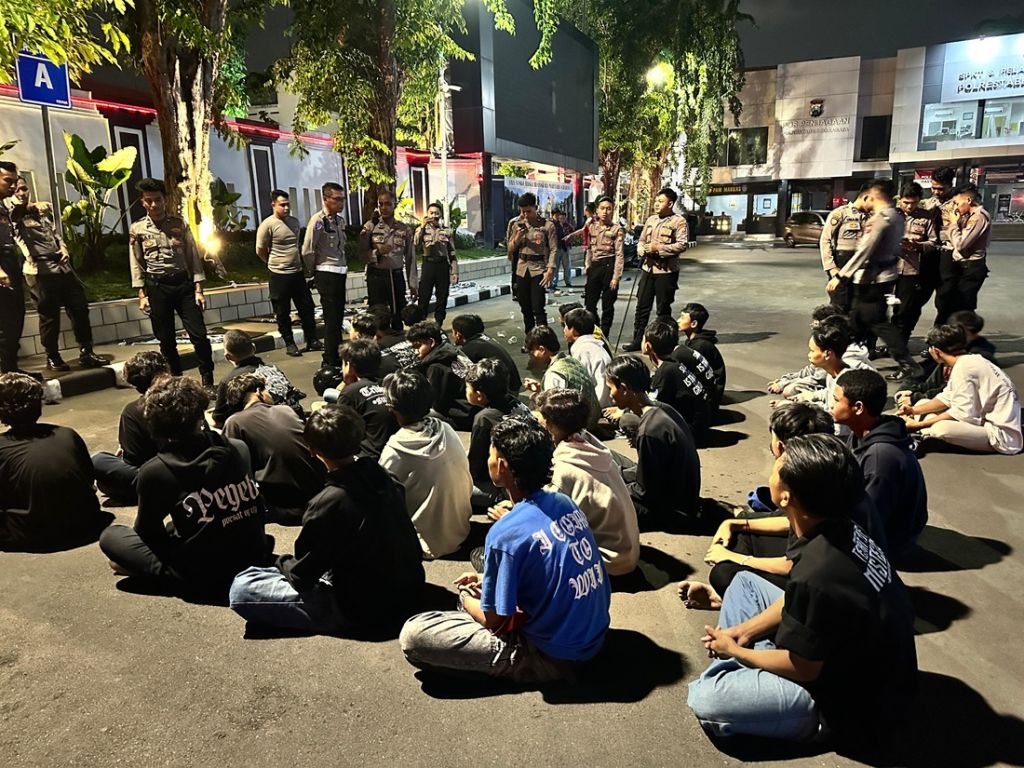 Konvoi Diduga Gengster di Surabaya Dibubarkan, 51 Remaja Diamankan