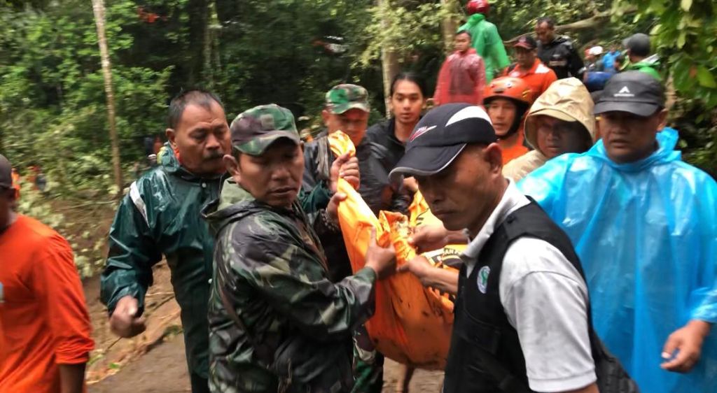 Jalur Cangar-Batu Longsor, Satu Korban Berhasil Dievakuasi