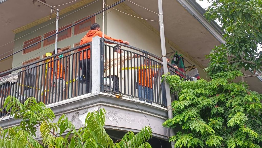 Sepasang Kekasih di Surabaya Tewas Dalam Kamar Kos
