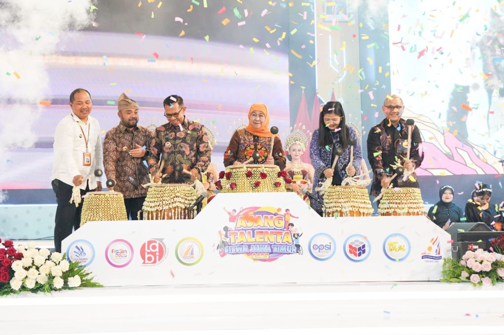 Khofifah Optimis Prestasi Siswa Jatim Siap Wujudkan Indonesia Emas 2045