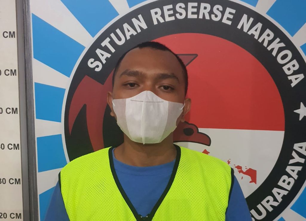 Pengedar Tembakau Sintetis dan Ganja Surabaya Dibekuk Polisi