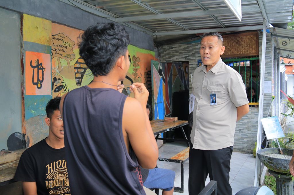 Hari Raya Waisak 2025, 24 Narapidana di Jatim Terima Remisi Khusus