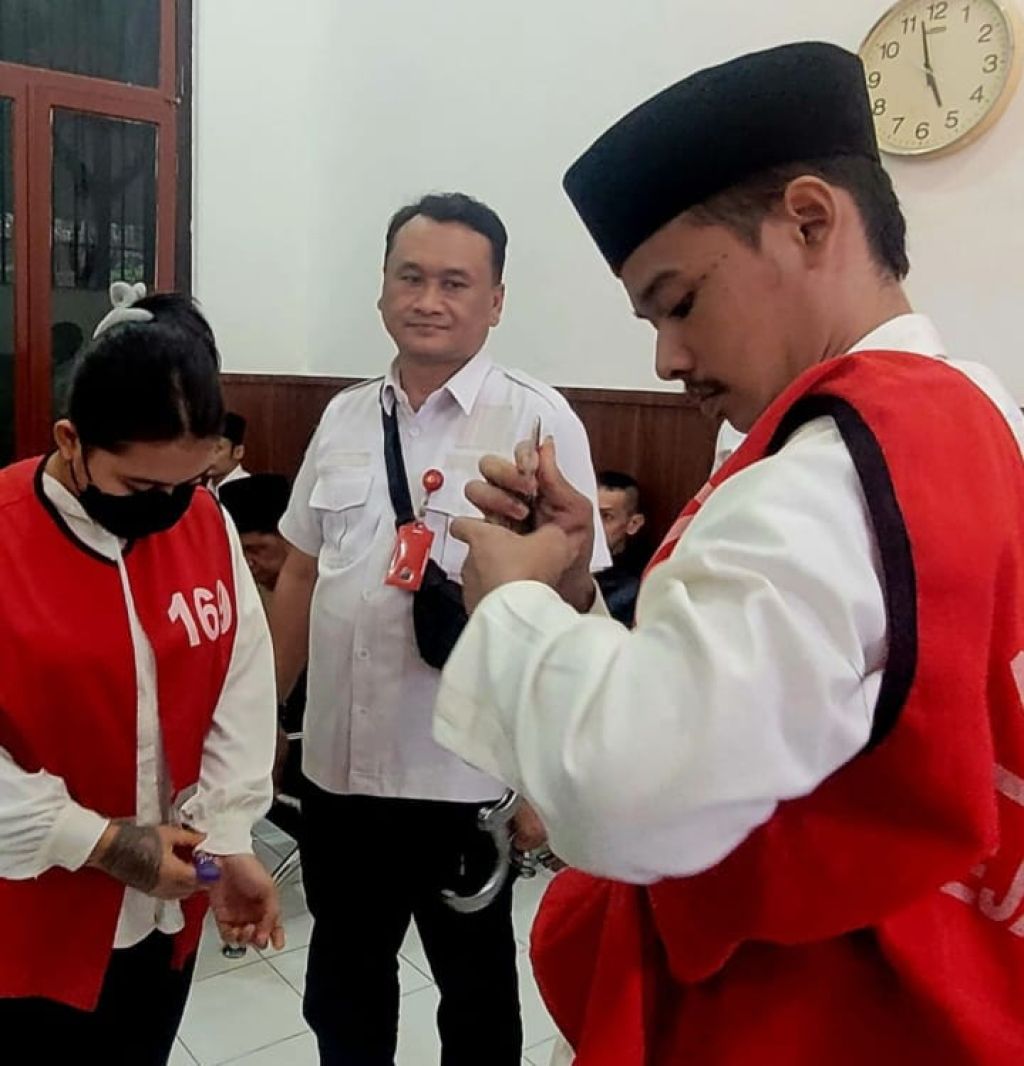 Demi Bayar Hutang, Pasangan Kekasih di Surabaya Nekat Gelapkan Motor Teman
