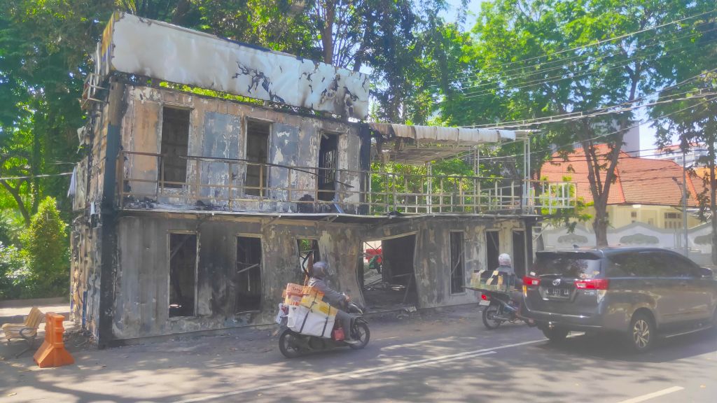 Kondisi Terkini Kota Surabaya Usai 12 Jam Lumpuh Akibat Demo Rusuh