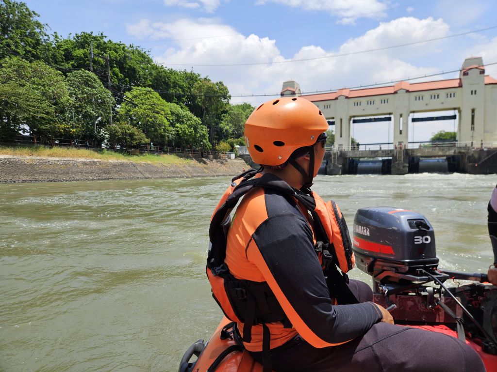 Seorang Pria Dilaporkan Tenggelam Usai Lompat ke Sungai Jagir Surabaya