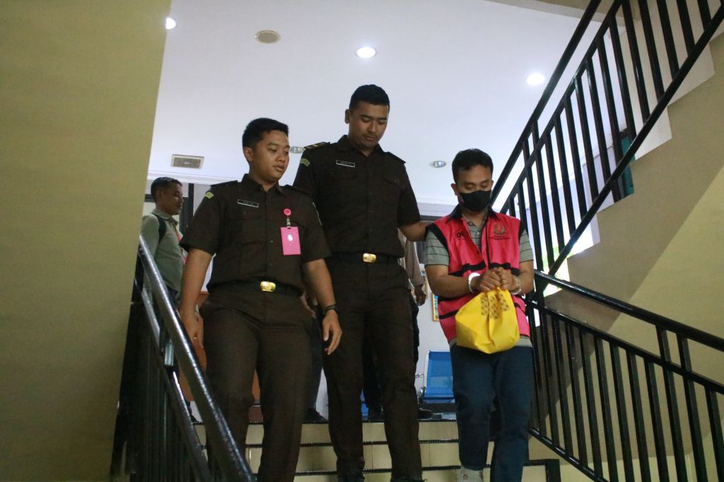Kejari Surabaya Tahan Oknum Pegawai BRI Terkait Dugaan Korupsi Kredit Mikro