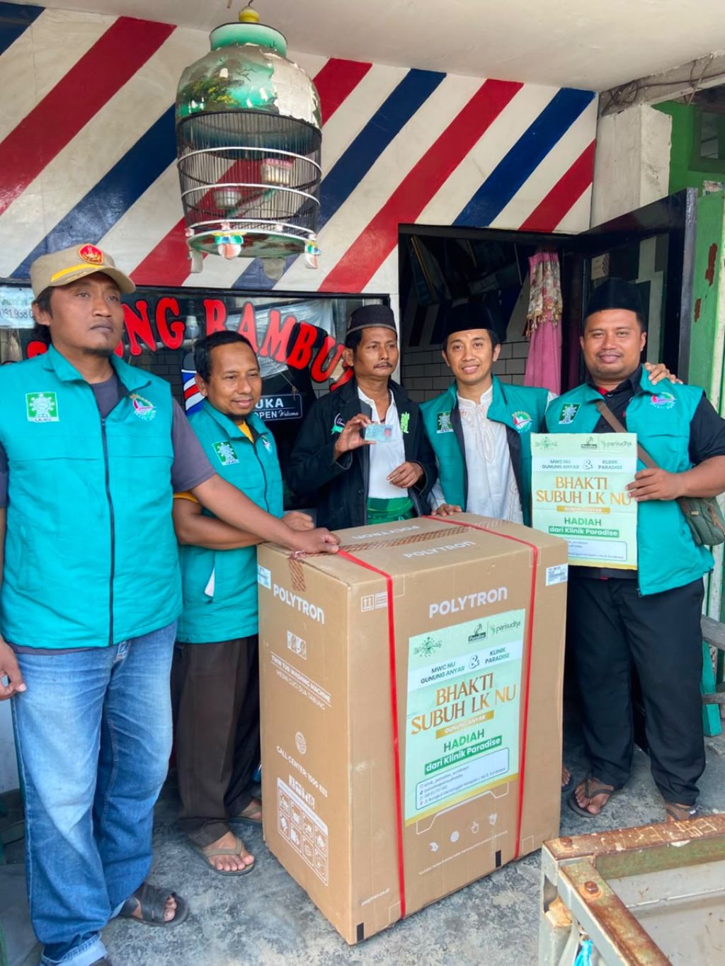 LKNU MWC NU Gunung Anyar dan Klinik Paradise Bagikan Hadiah kepada Jamaah Bhakti Subuh, Wujudkan Pelayanan Kesehatan untuk Masyarakat