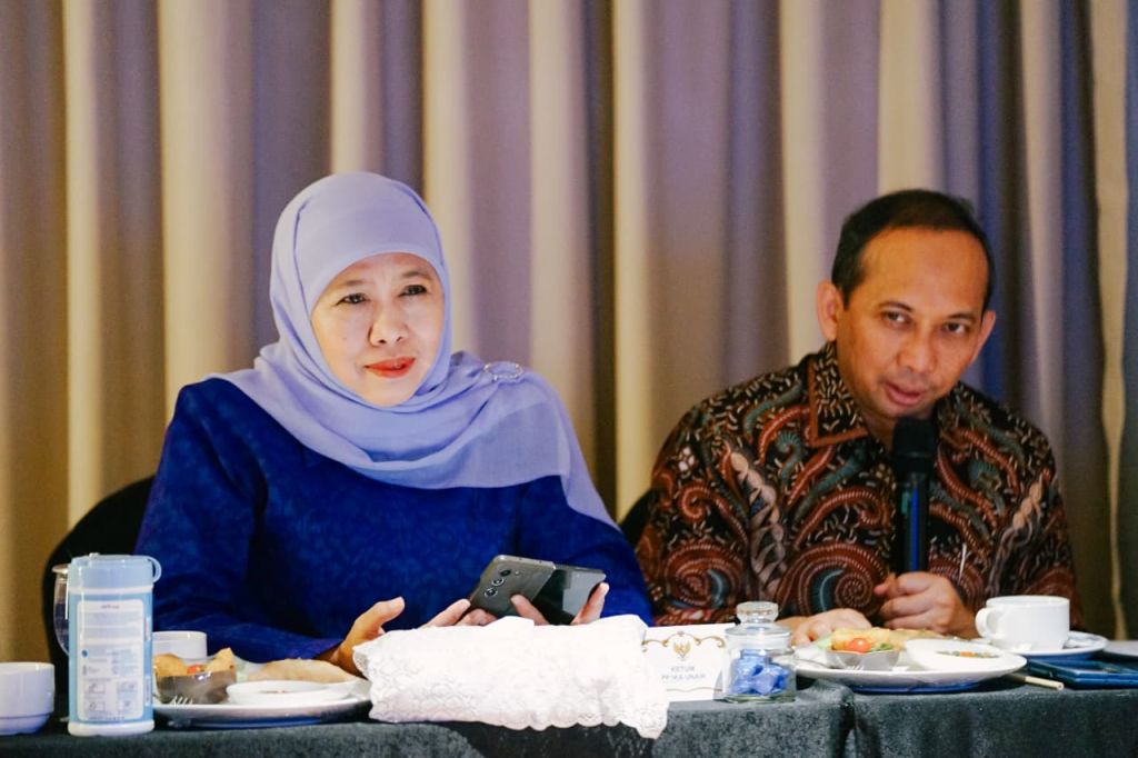 Khofifah Ajak Alumni UNAIR Perkuat Sinergi Bangun Kemajuan Daerah