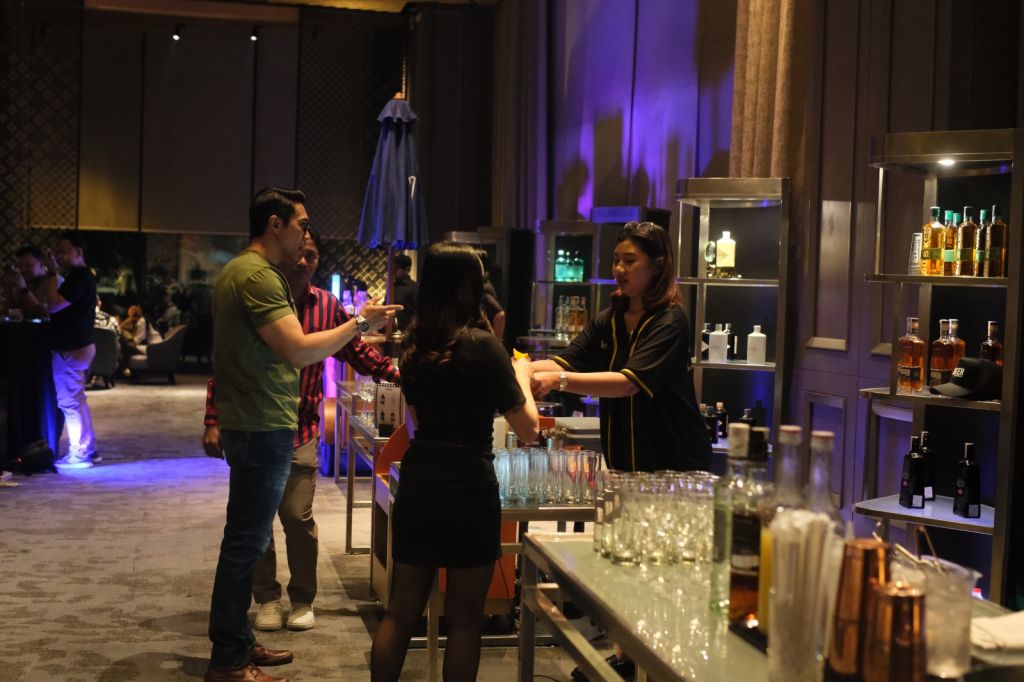 Kawi Lounge Sheraton Surabaya Manjakan Pecinta Cocktail Premium Eksklusif Malam