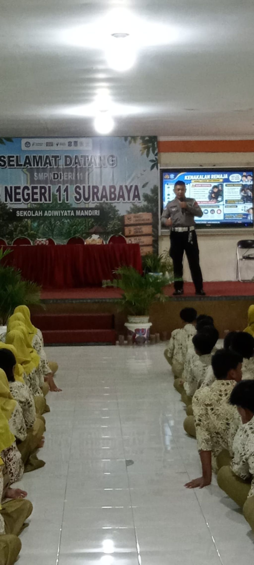 Polsek Semampir Edukasi Pelajar SMPN 11 Cegah Kenakalan Remaja Sejak Dini