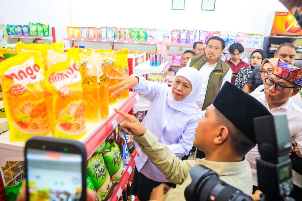 Khofifah Pastikan Koperasi Merah Putih Jamin Stok Sembako Masyarakat