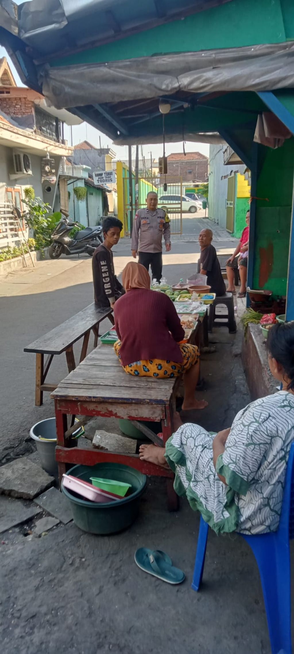 Polsek Semampir Edukasi Warga Cegah Penipuan Digital Dan Curanmor Bersama