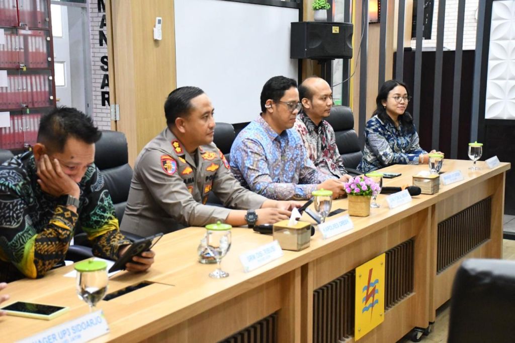 Sambut HUT ke-81 Kemerdekaan RI, PLN Berikan Apresiasi atas Dedikasi Polres Gresik dalam Menjaga Keamanan dan Mendukung Pelayanan Kelistrikan