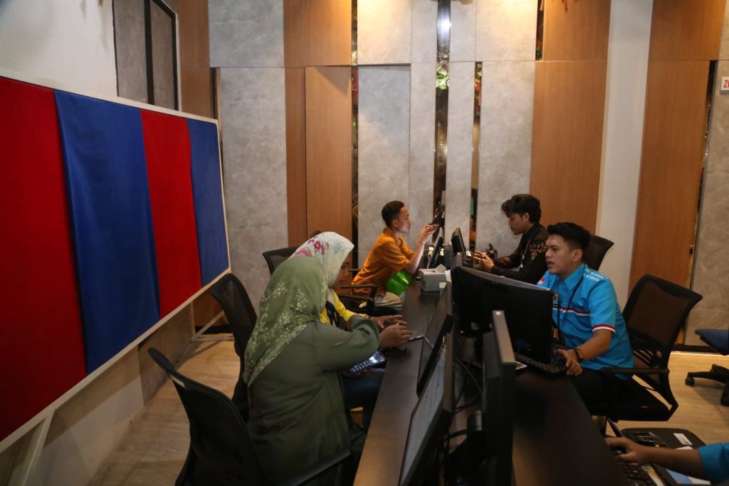 169 Ribu KK Surabaya Terancam Diblokir Akses Cek-in Warga
