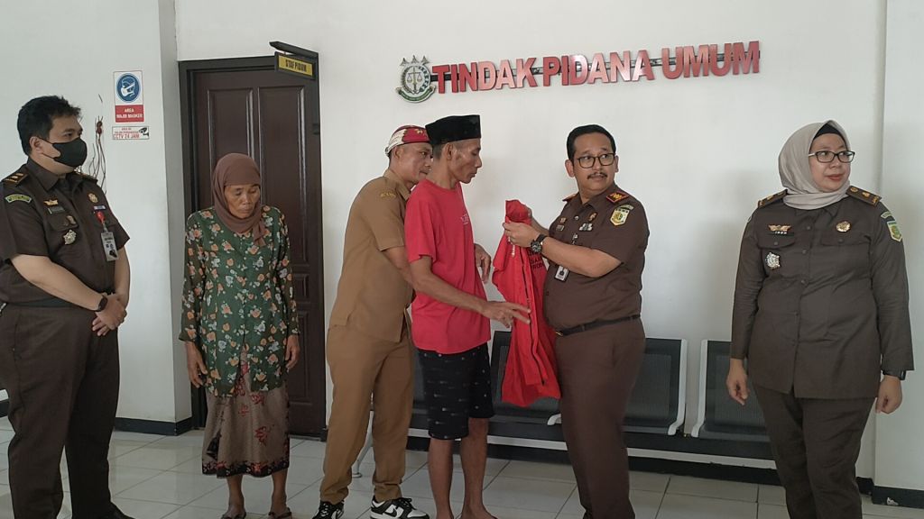 Berkat RJ, Tersangka Pengancaman Dibebaskan Kejari Probolinggo