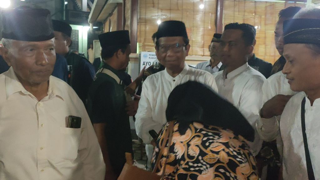 Mahfud MD Kunjungi Ponpes di Jember Pilih Bermalam di Kamar Santri